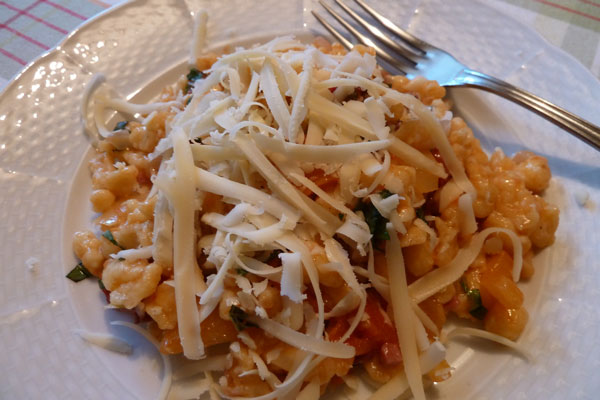 Spätzle mit Gemüse – ZARTGRAU